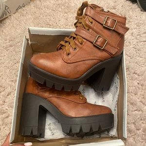 BAMBOO Women Lace Up Chunky Heel Lug Sole Platform Combat Ankle Bootie